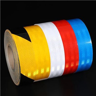 Greamáin uiscedhíonach Hi-Vis